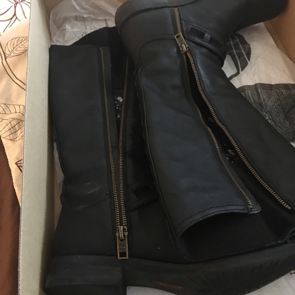 Black tall Timberland riding boots - Picture 4 of 5